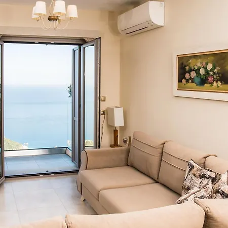 Topaz * Айос-Никитас